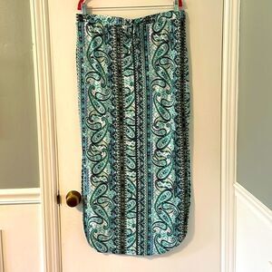 Bobbie Brooks aqua, black, white paisley maxi skirt stretch waist, side vents XL